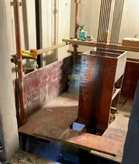 safe elevator car lifting and redundant mechanical support